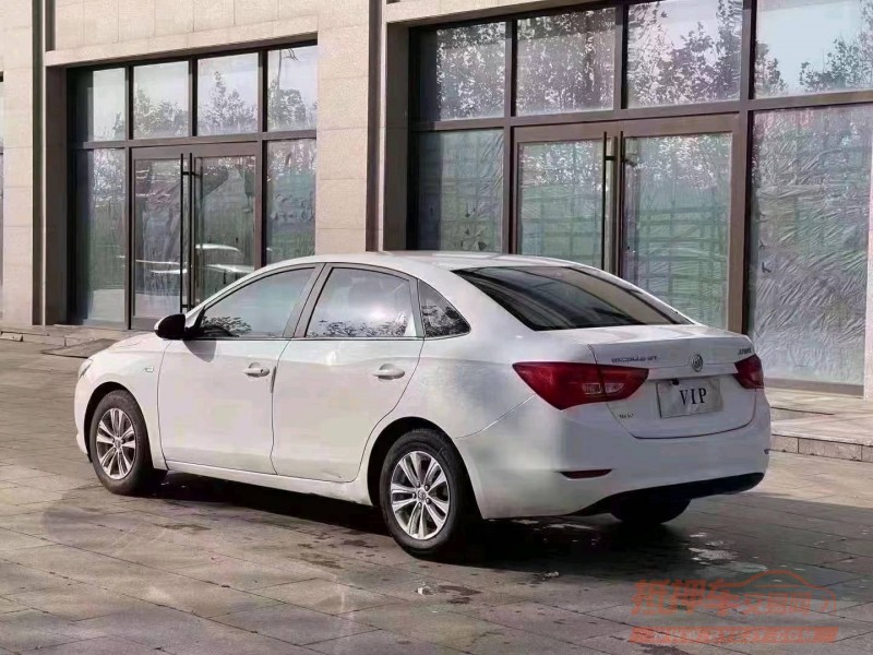 青岛17年别克英朗7