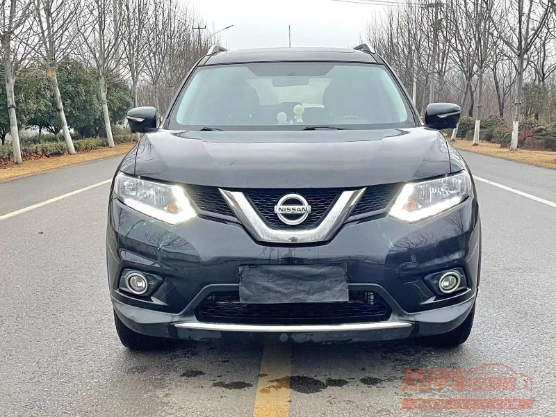 徐州17年日产奇骏1