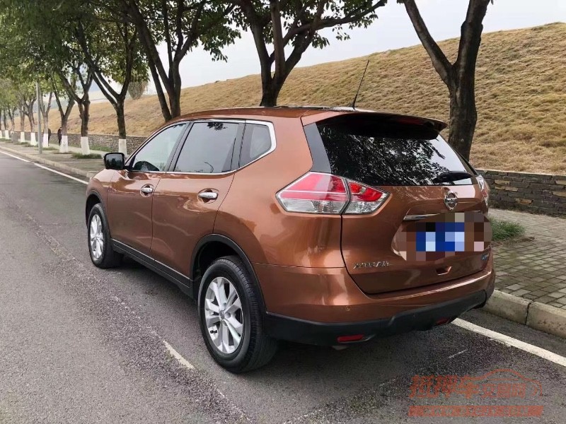 重庆16年日产奇骏2