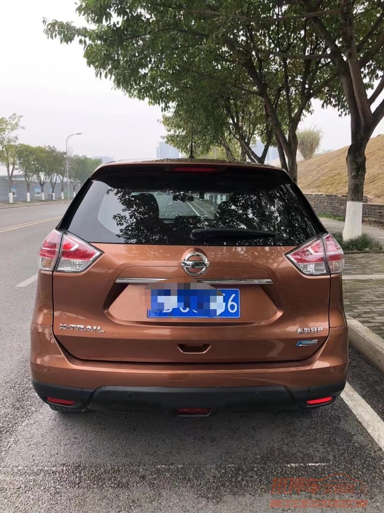 重庆16年日产奇骏3