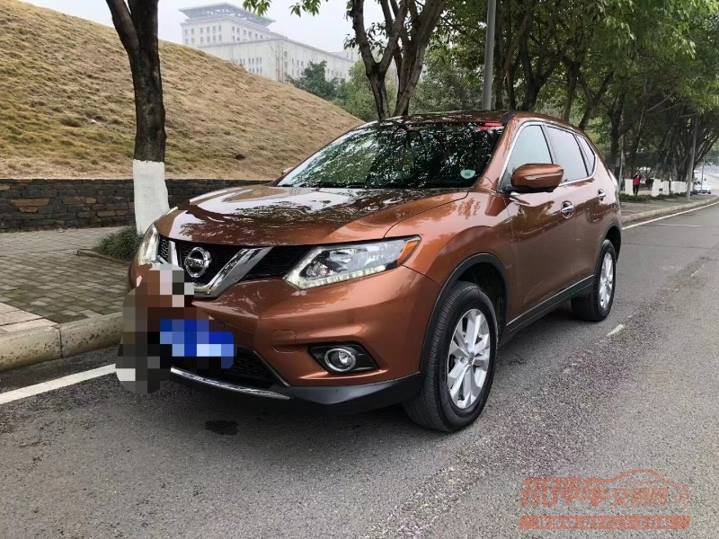 重庆16年日产奇骏5