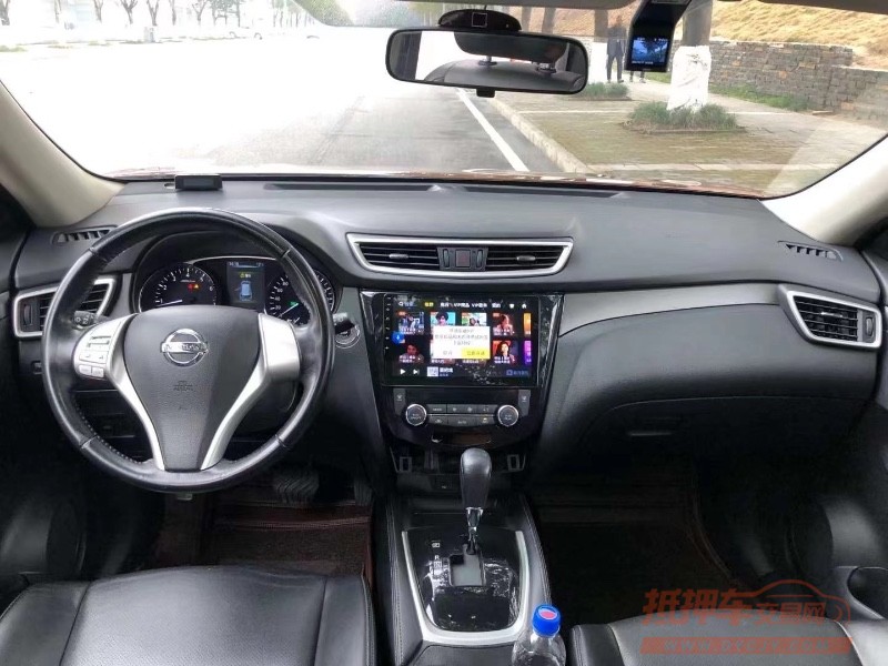 重庆16年日产奇骏6