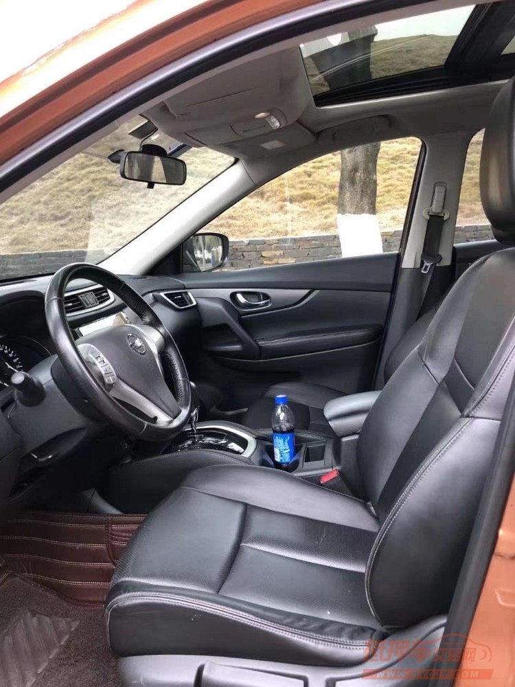 重庆16年日产奇骏8