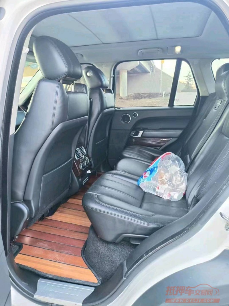 济南14年路虎揽胜行政4