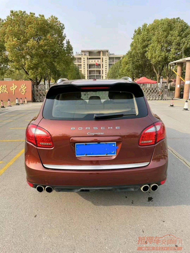 淮南13年保时捷卡宴9