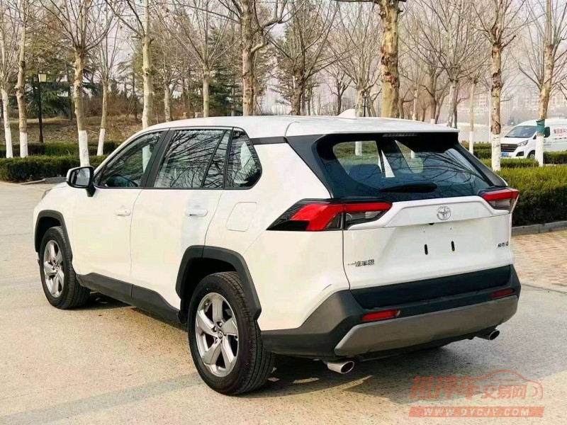 聊城22年丰田RAV4荣放8