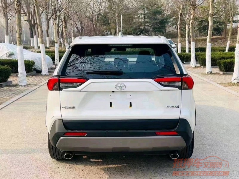 聊城22年丰田RAV4荣放9