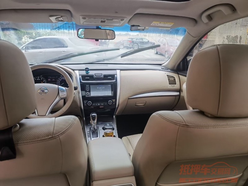 上海18年日產天籟8