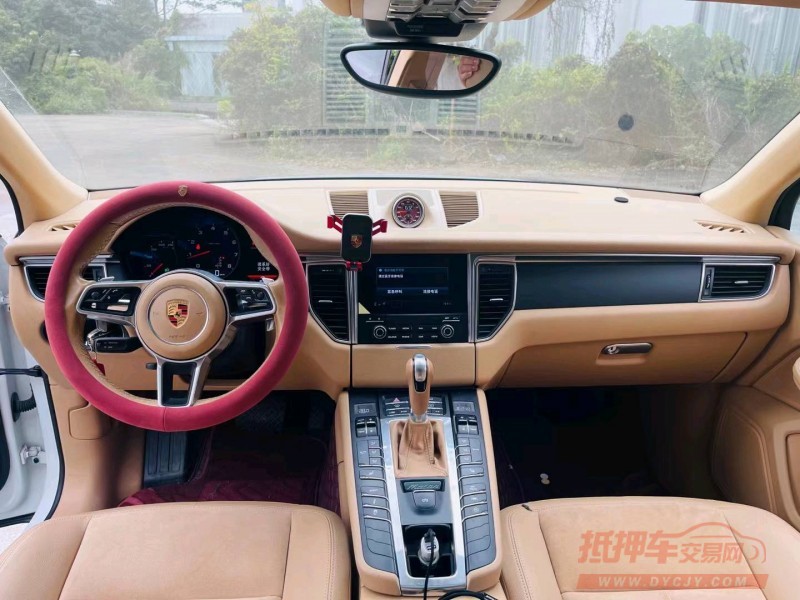 广州17年保时捷Macan5