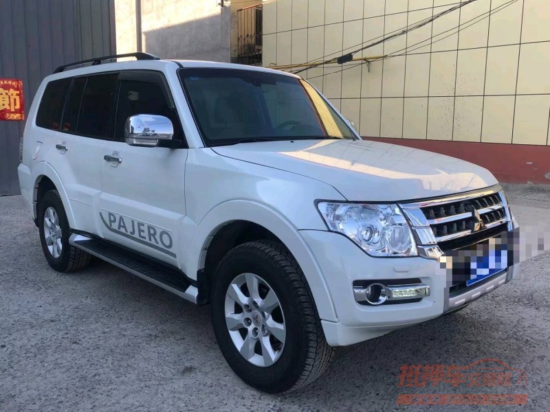 保定15年三菱帕杰罗3