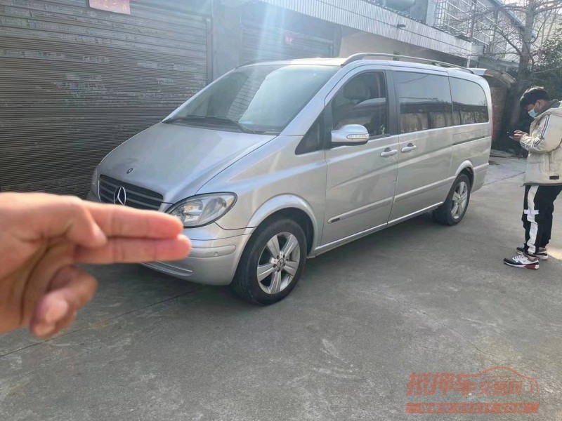 武汉11年奔驰唯雅诺2