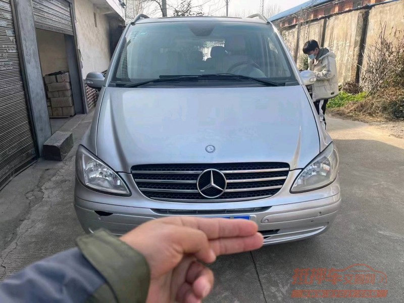 武汉11年奔驰唯雅诺1