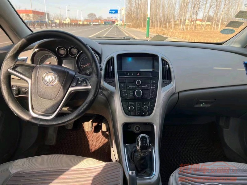 潍坊13年别克英朗4