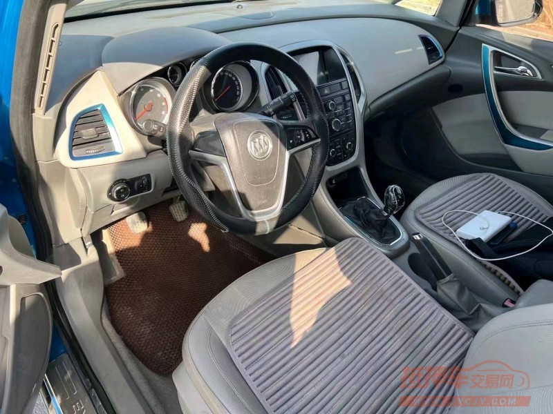 潍坊13年别克英朗5