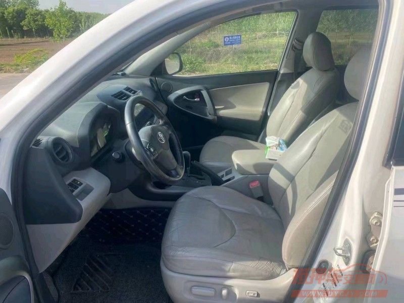 武汉11年丰田RAV4荣放4