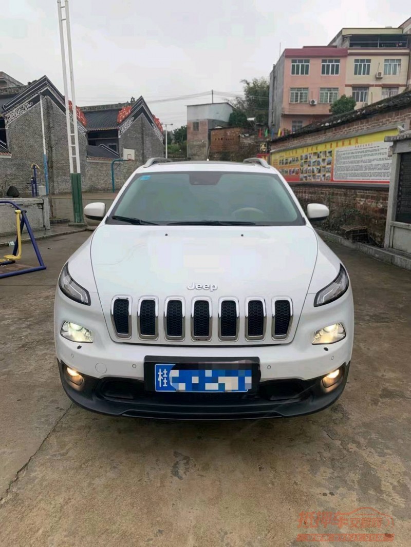 珠海15年Jeep自由光1