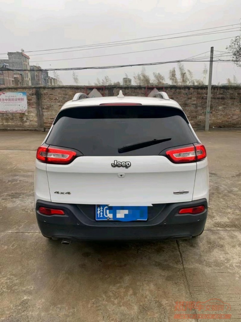 珠海15年Jeep自由光2