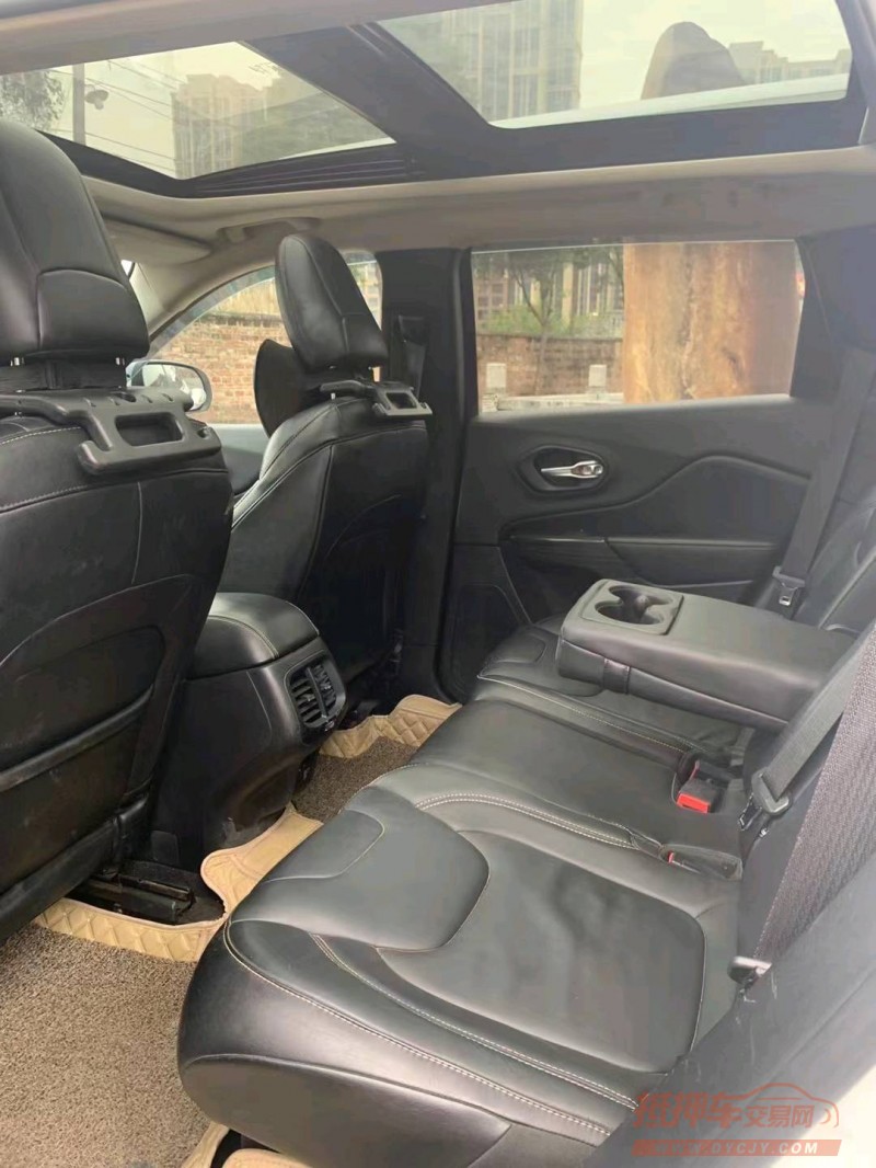 珠海15年Jeep自由光8
