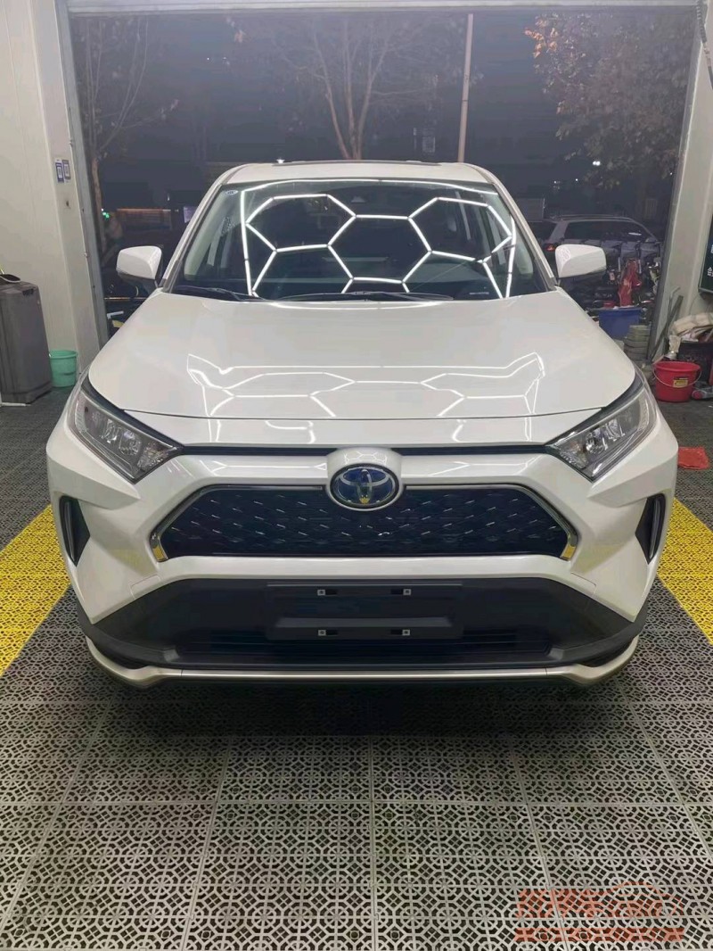 邯郸23年丰田锐志1