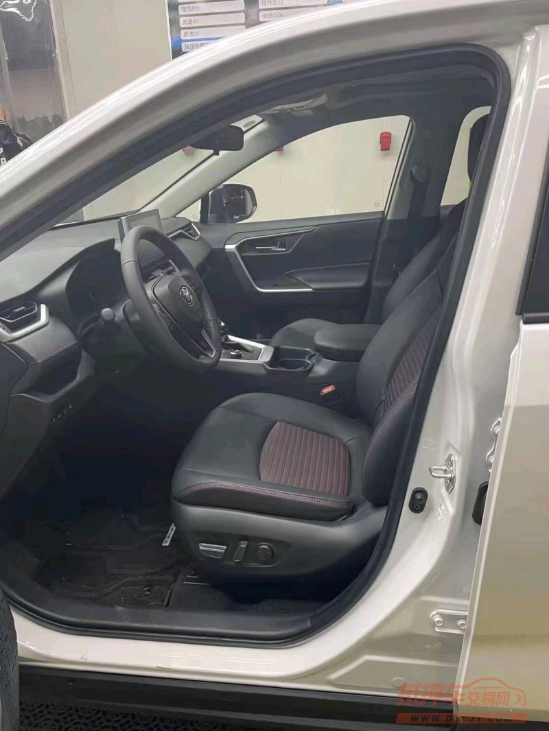 邯郸23年丰田锐志5