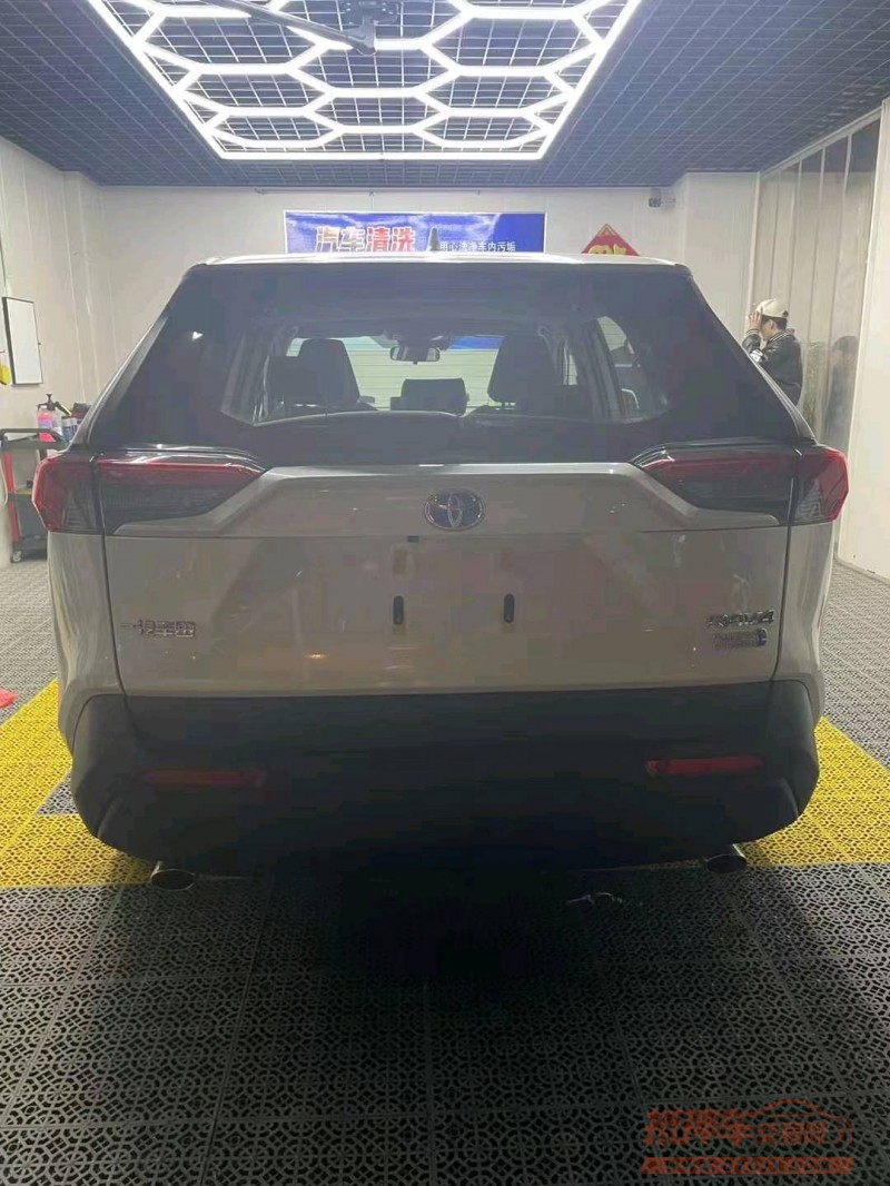 邯郸23年丰田锐志9