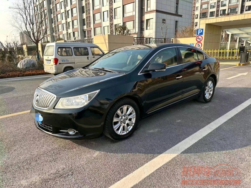 邢台11年别克君越3