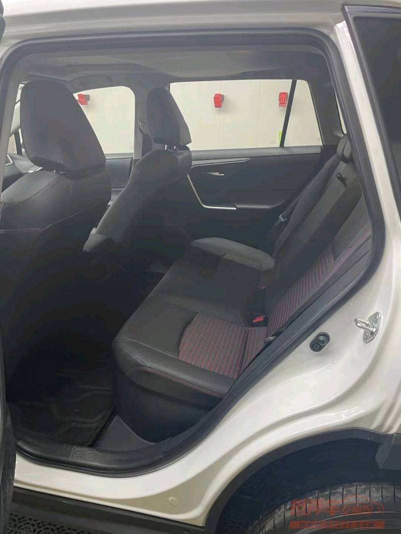 石家庄23年丰田RAV4荣放9