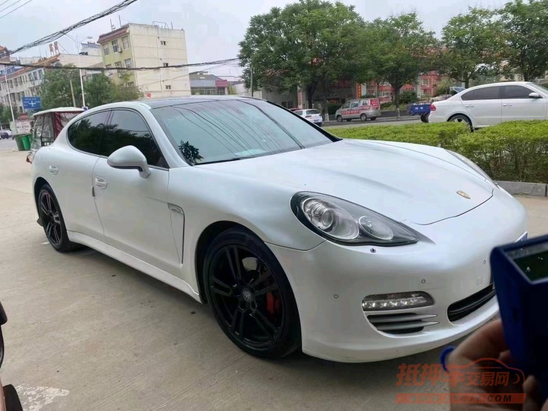 淮南13年保时捷帕拉梅拉2