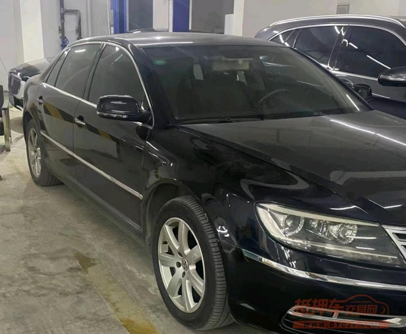 保定13年大众辉腾4