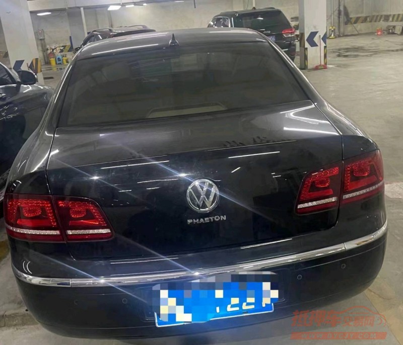 保定13年大众辉腾5