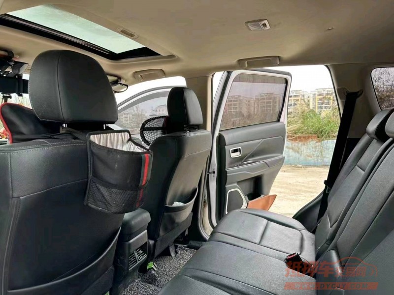 邯郸19年三菱欧蓝德4