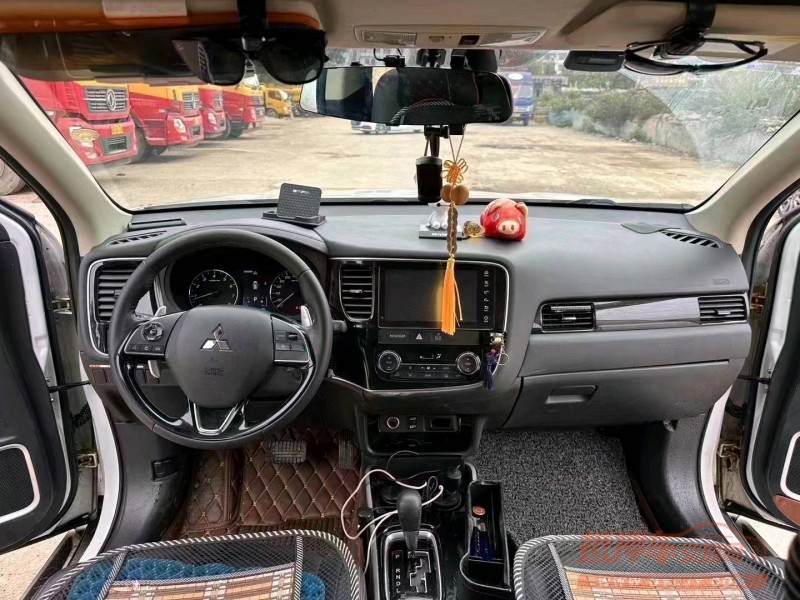 邯郸19年三菱欧蓝德6