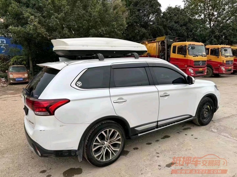 邯郸19年三菱欧蓝德8