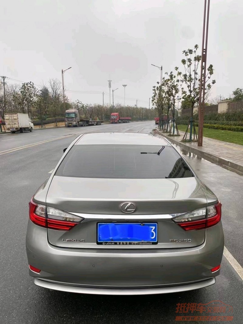 邯郸17年雷克萨斯ES1