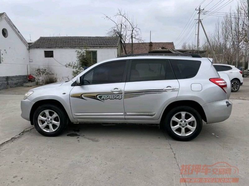 东营11年丰田RAV41