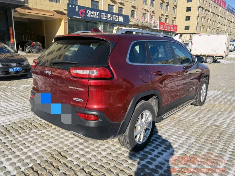 邯郸16年Jeep自由光3