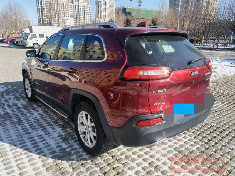 邯郸16年Jeep自由光6