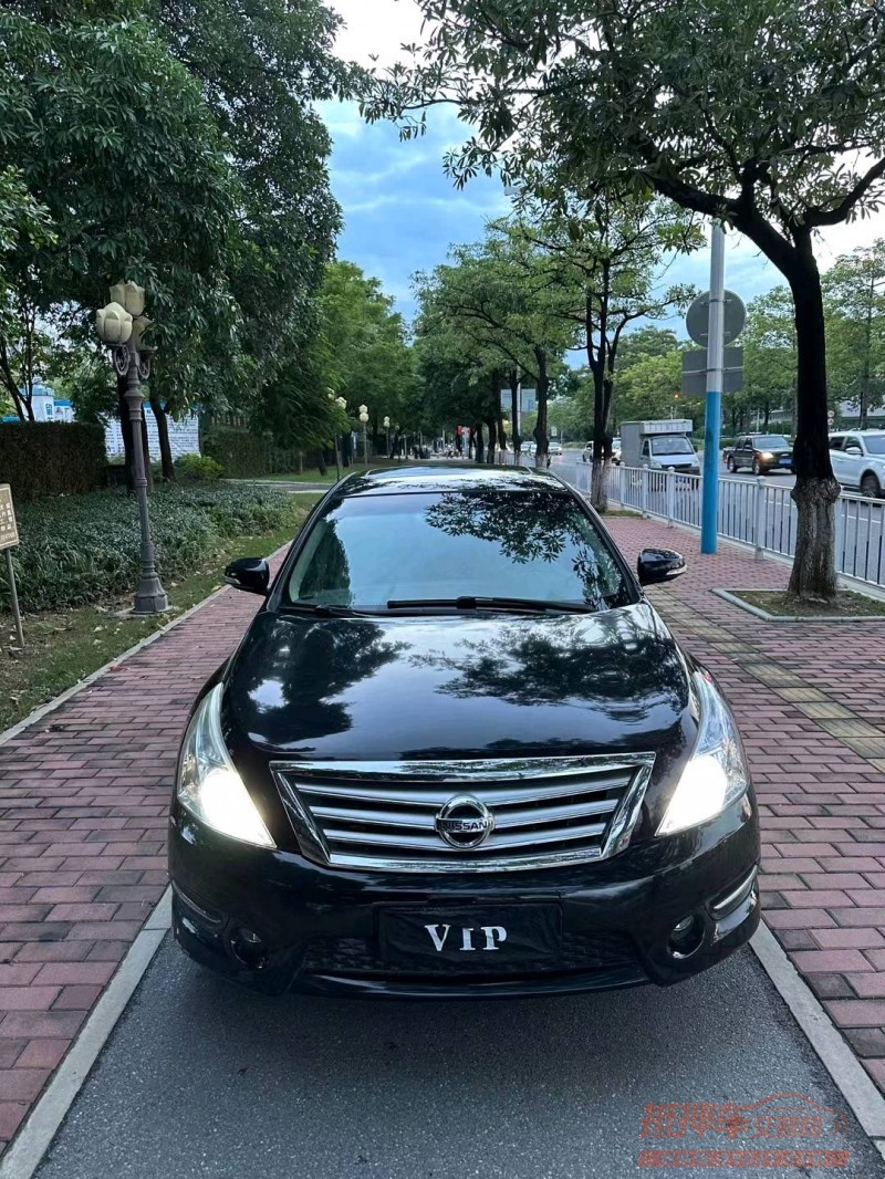 广州11年日产天籁1