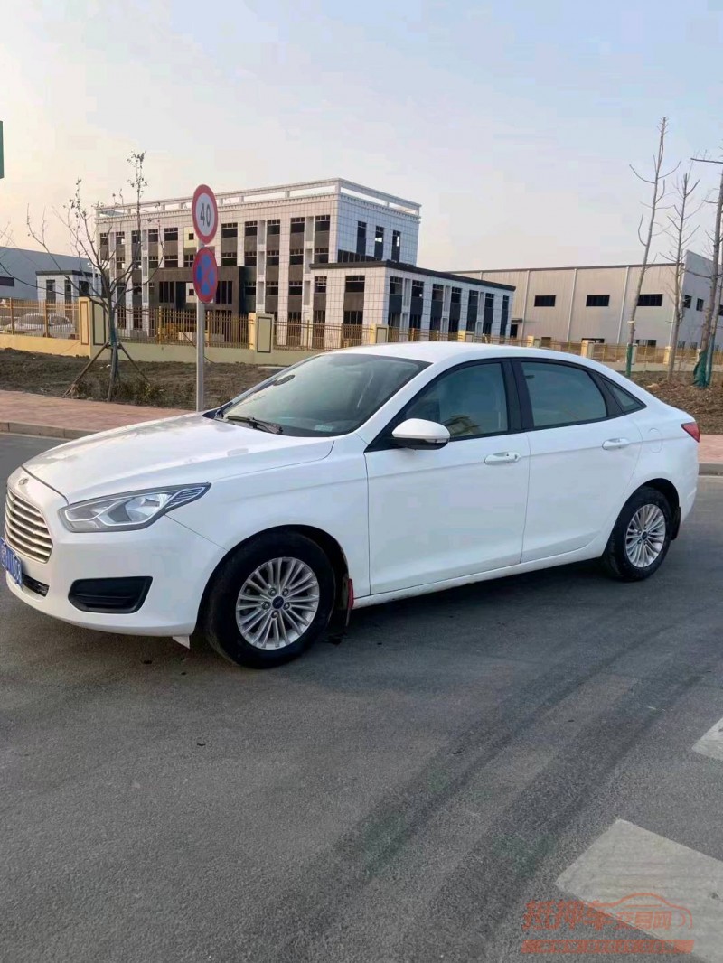 淮南17年福特福睿斯2