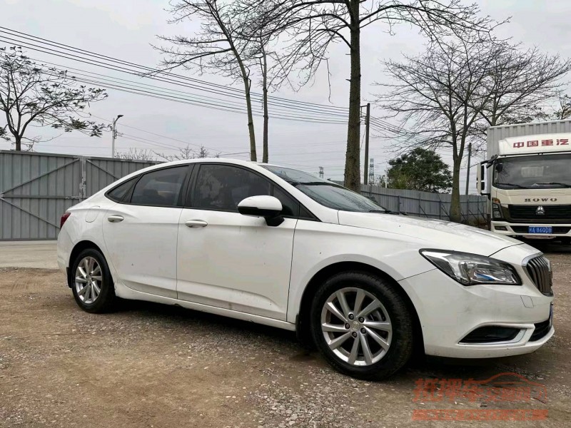 广州17年别克威朗2