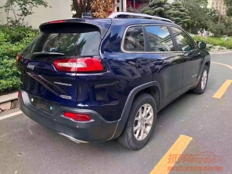 珠海16年Jeep自由光9