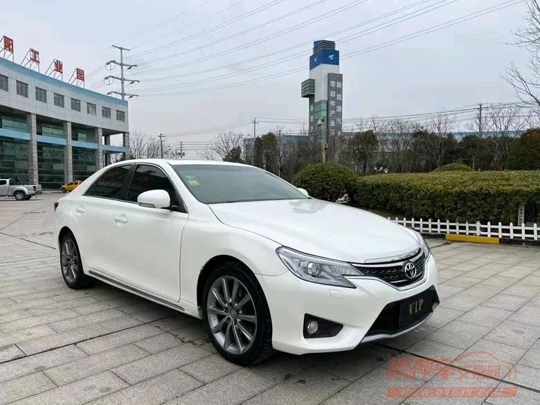 盐城15年丰田锐志8