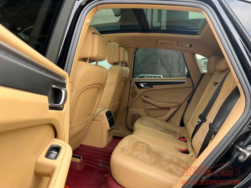 东莞17年保时捷Macan6