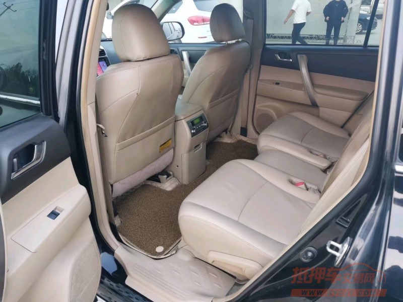 保定14年丰田汉兰达4