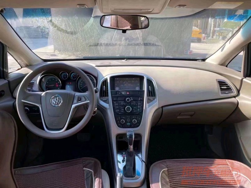 枣庄15年别克英朗GT3