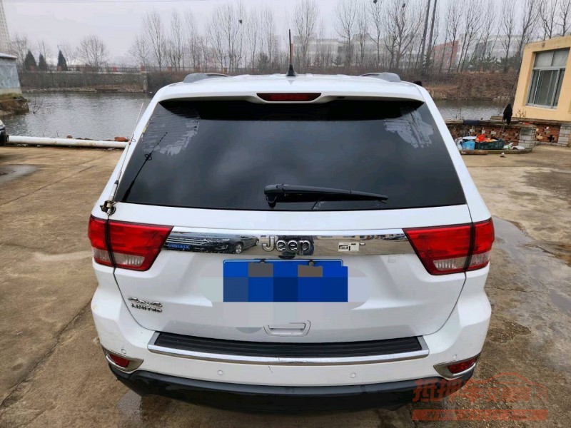枣庄13年Jeep大切诺基2