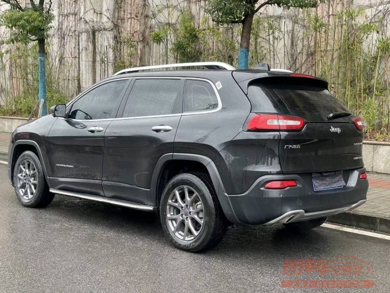 重庆21年Jeep自由光4