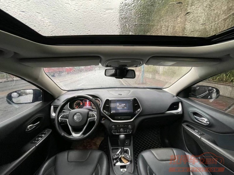 重庆21年Jeep自由光5