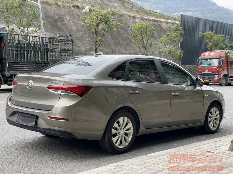 重庆20年别克英朗4