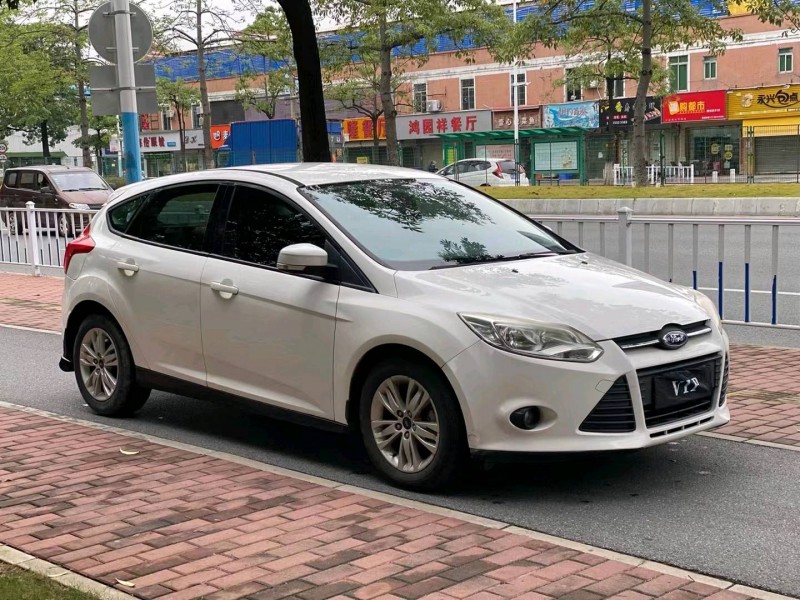 广州14年福特福克斯2